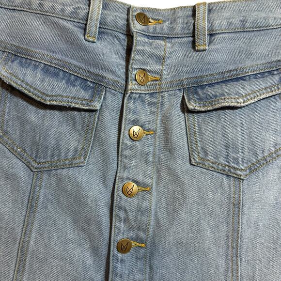 Mink Pink Denim Mini Skirt Button Front Mini Size Medium Light Wash Frayed Hem - Picture 4 of 6